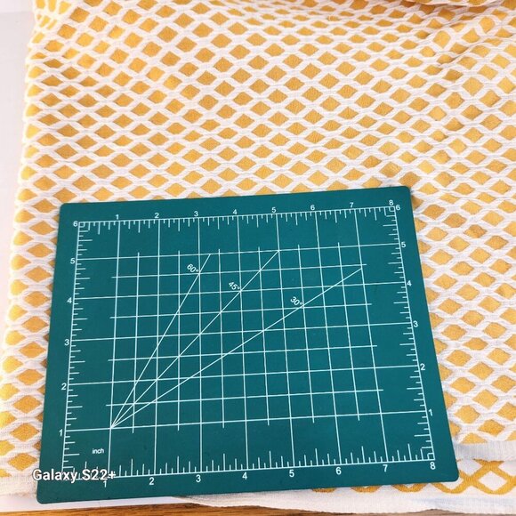 Gold & Cream Stretchy Upholstery Fabric With Diamond Pattern 40 In Wide X 1.5 Ya - Picture 4 of 5